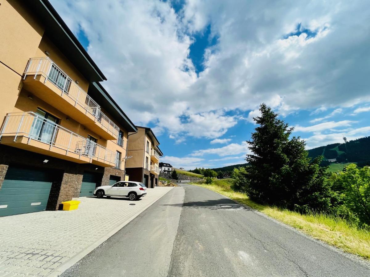 Apartmany Na Vyhledech Loučná pod Klínovcem Kültér fotó